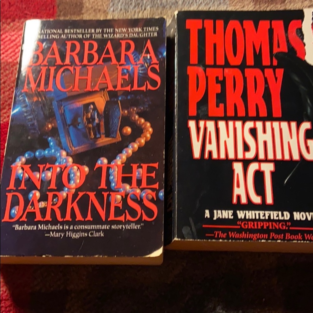 Mystery books vanishing act/into the darkness